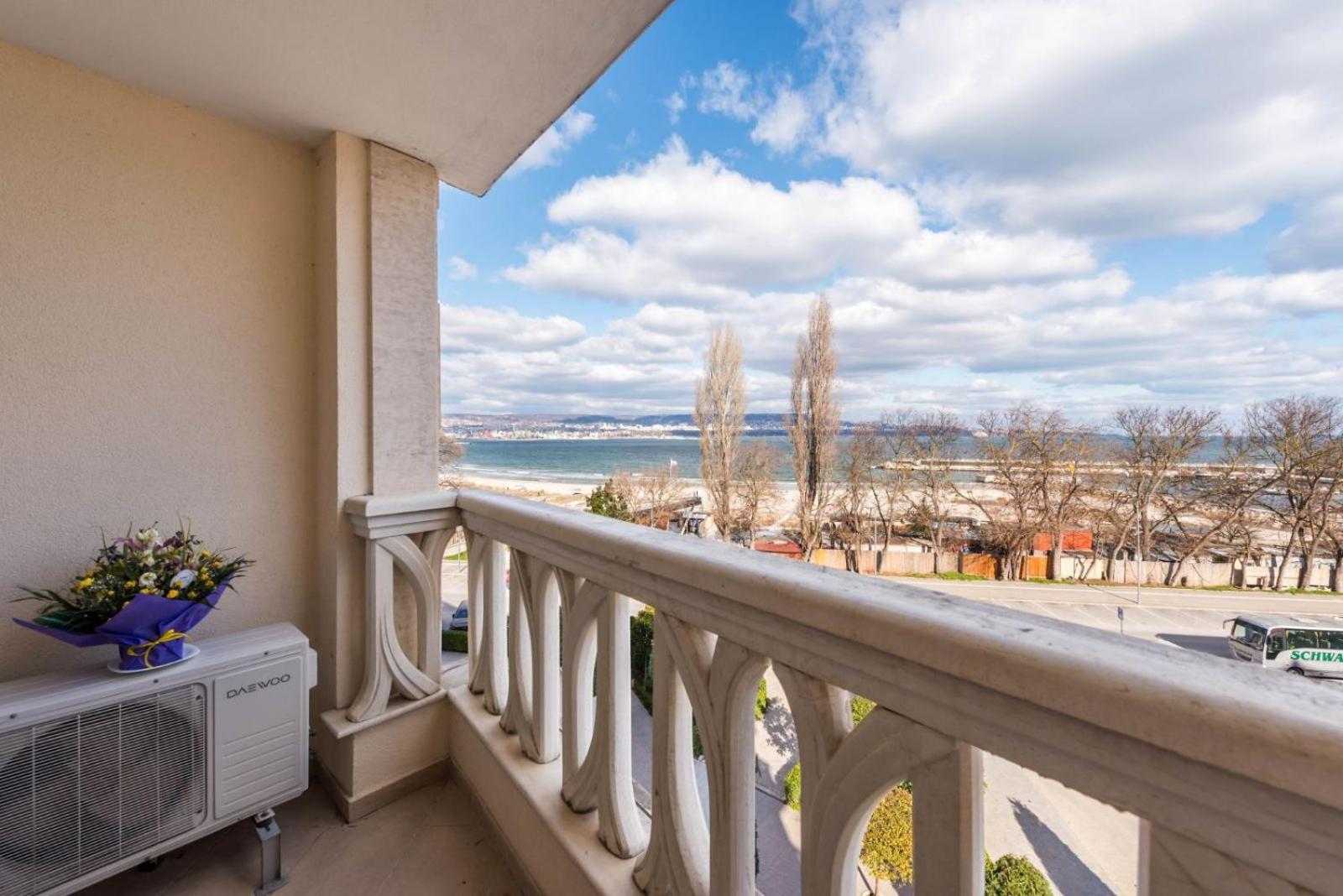 Summertime In Varna South Bay Beach Residence Exterior foto